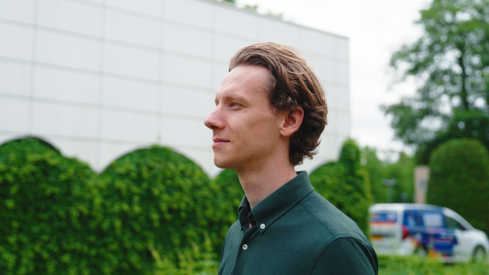 GZ-psycholoog Sam op het terrein van de Veluwe Vallei.